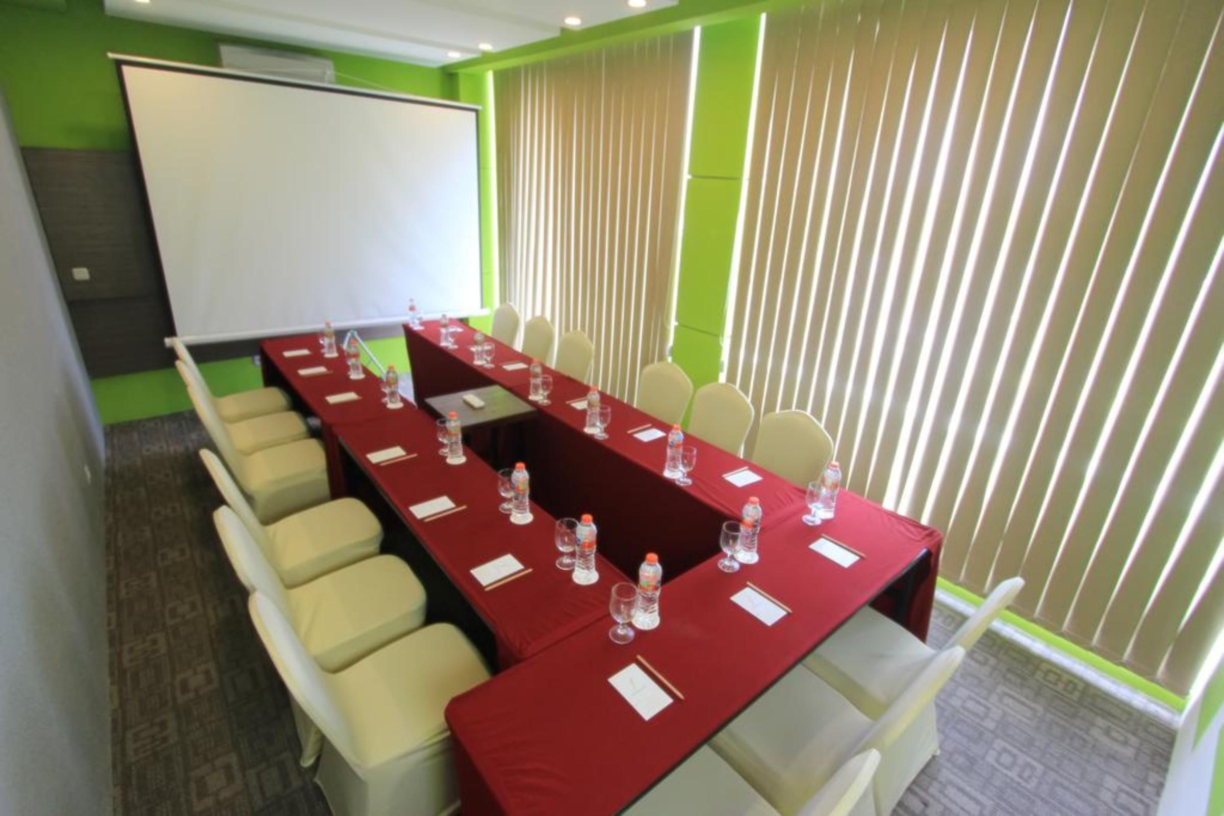 Hotel Fortunagrande Seturan Yogyakarta Maguwo Экстерьер фото