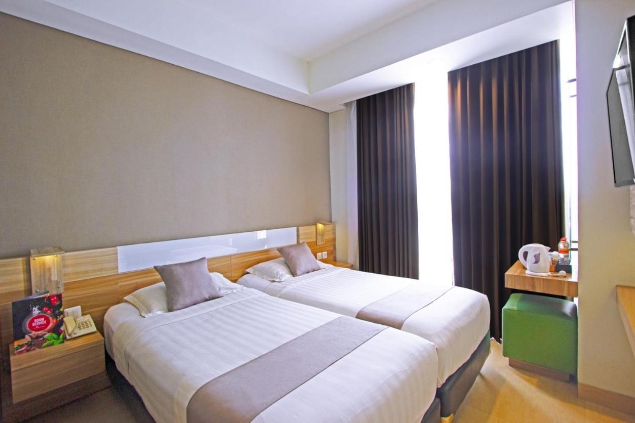 Hotel Fortunagrande Seturan Yogyakarta Maguwo Экстерьер фото