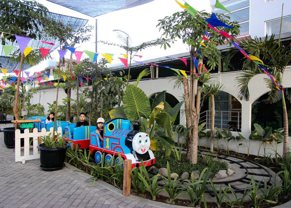 Hotel Fortunagrande Seturan Yogyakarta Maguwo Экстерьер фото