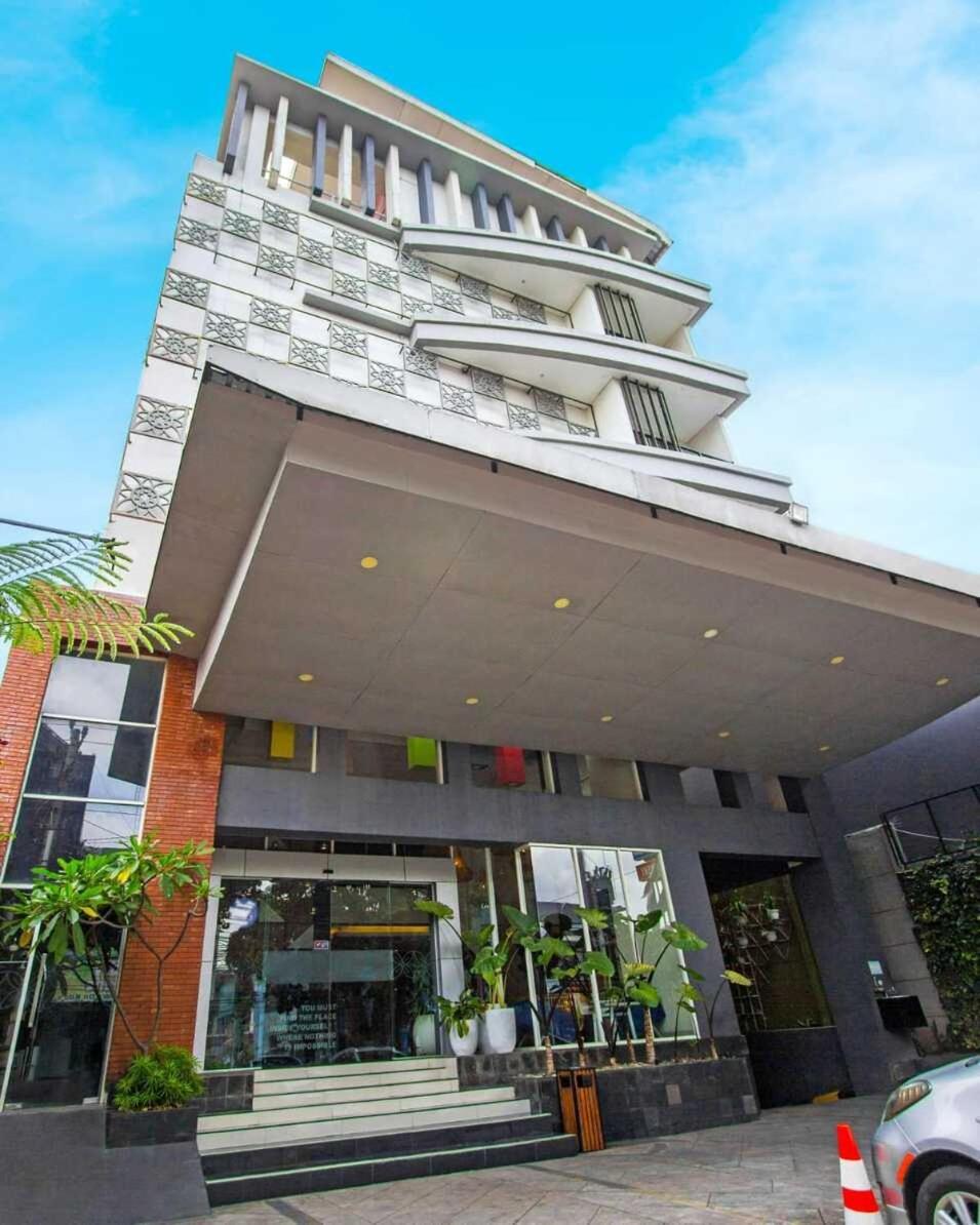 Hotel Fortunagrande Seturan Yogyakarta Maguwo Экстерьер фото