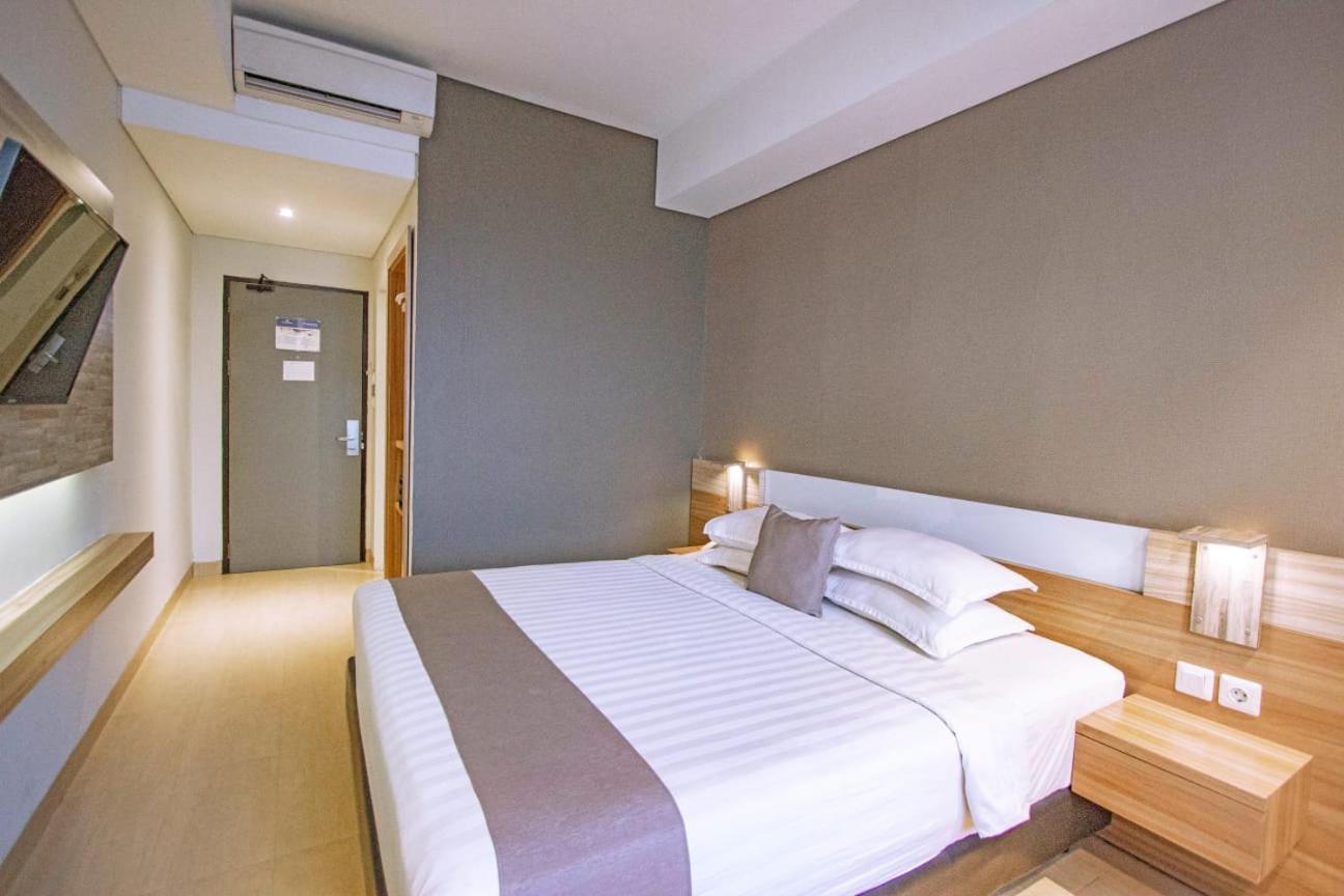 Hotel Fortunagrande Seturan Yogyakarta Maguwo Экстерьер фото