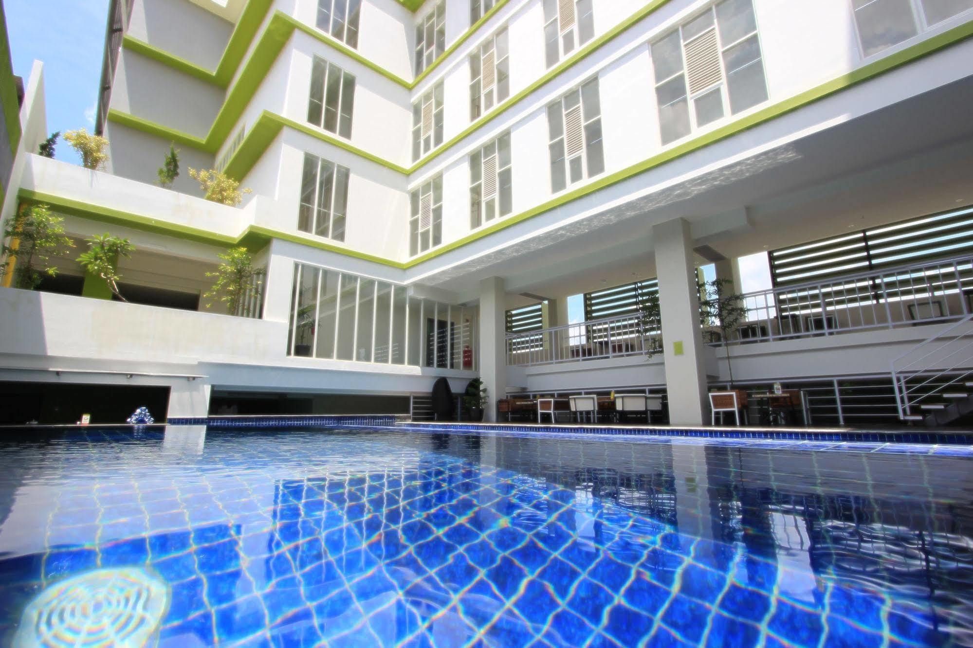 Hotel Fortunagrande Seturan Yogyakarta Maguwo Экстерьер фото