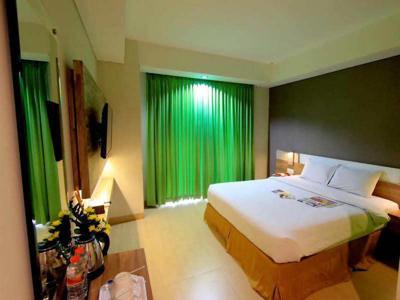 Hotel Fortunagrande Seturan Yogyakarta Maguwo Экстерьер фото